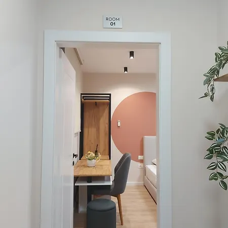 Center Cozy Nest בית הארחה טיראנה