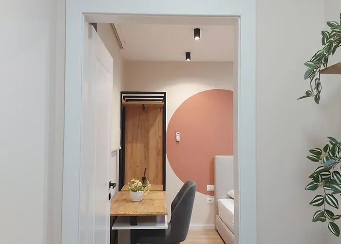 Center Cozy Nest 게스트하우스 티라나