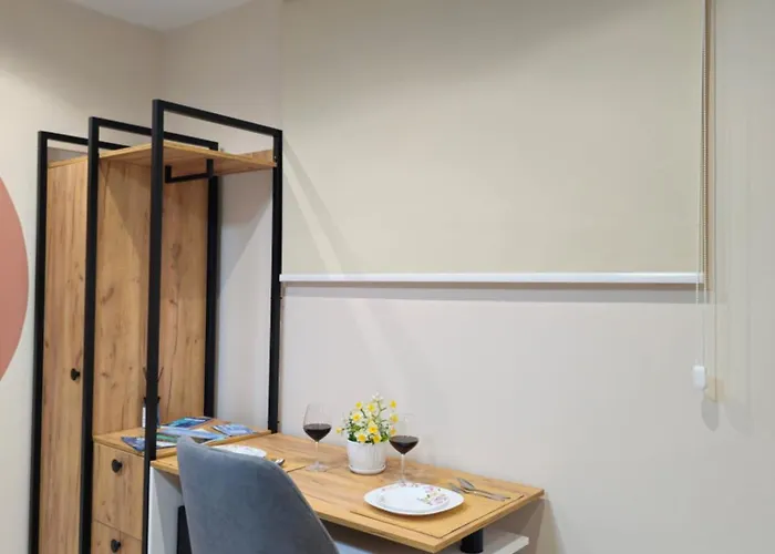 Center Cozy Nest 티라나